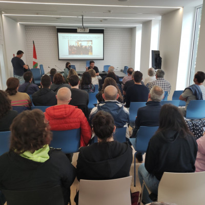 ZALDIBIA-bisita-pleno aretoan.jpg